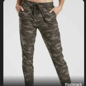 Athleta Farallon jogger pant size 10 vgc